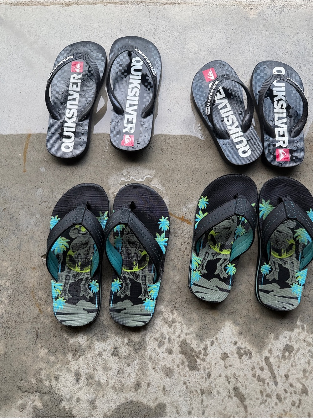 Quiksilver Black Flip Flops bundle